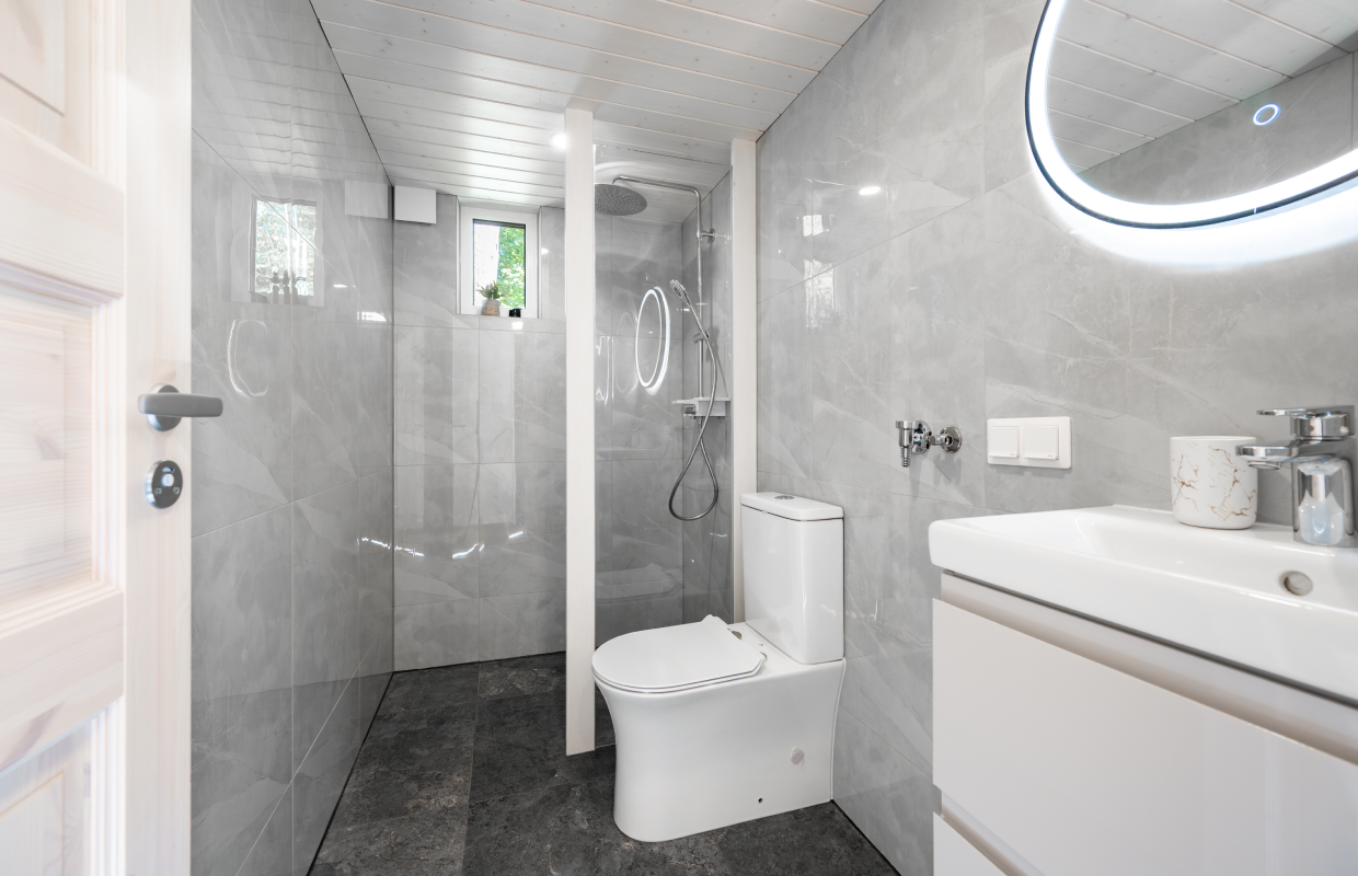 Väikemaja vannitoaga